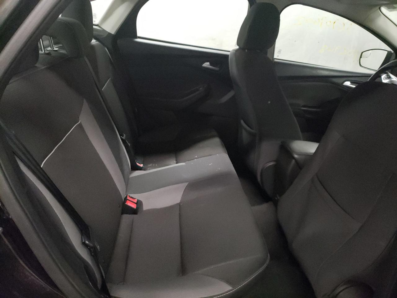 Photo 6 from auction – 2014 FORD FOCUS SE with VIN 1FADP3F22EL404906