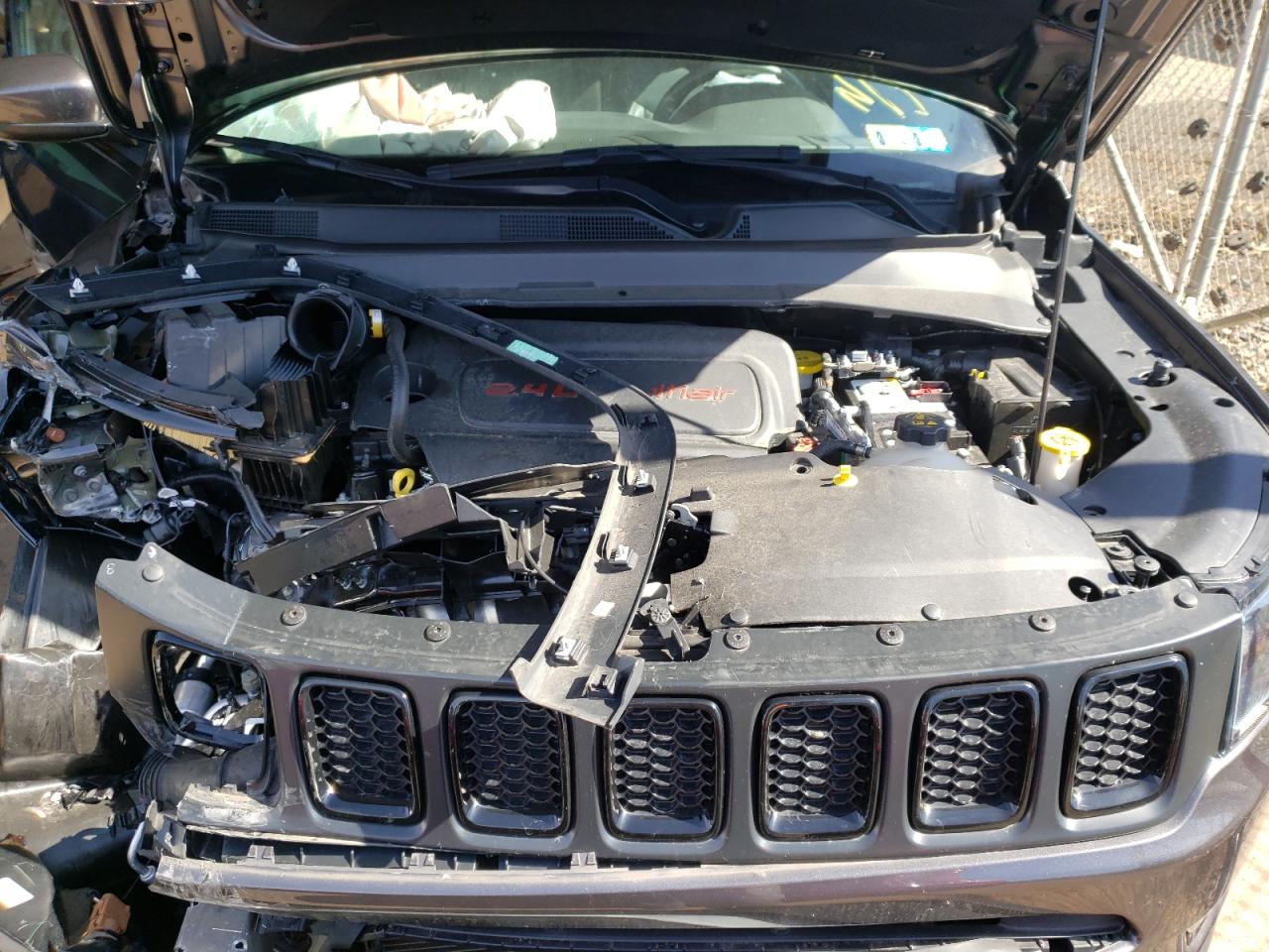 Photo 7 from auction – 2020 JEEP COMPASS LA with VIN 3C4NJDBB9LT155453