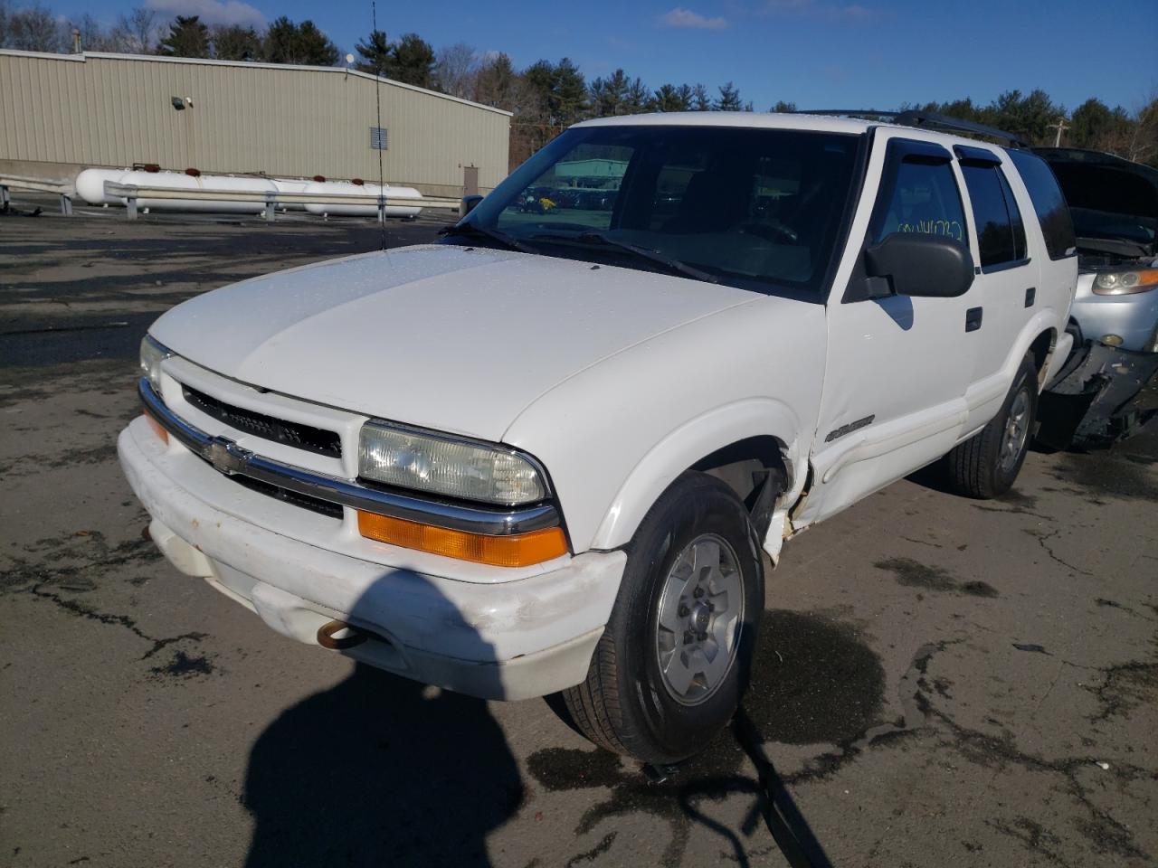 Photo 2 from auction – 2002 CHEVROLET BLAZER with VIN 1GNDT13W12K142418