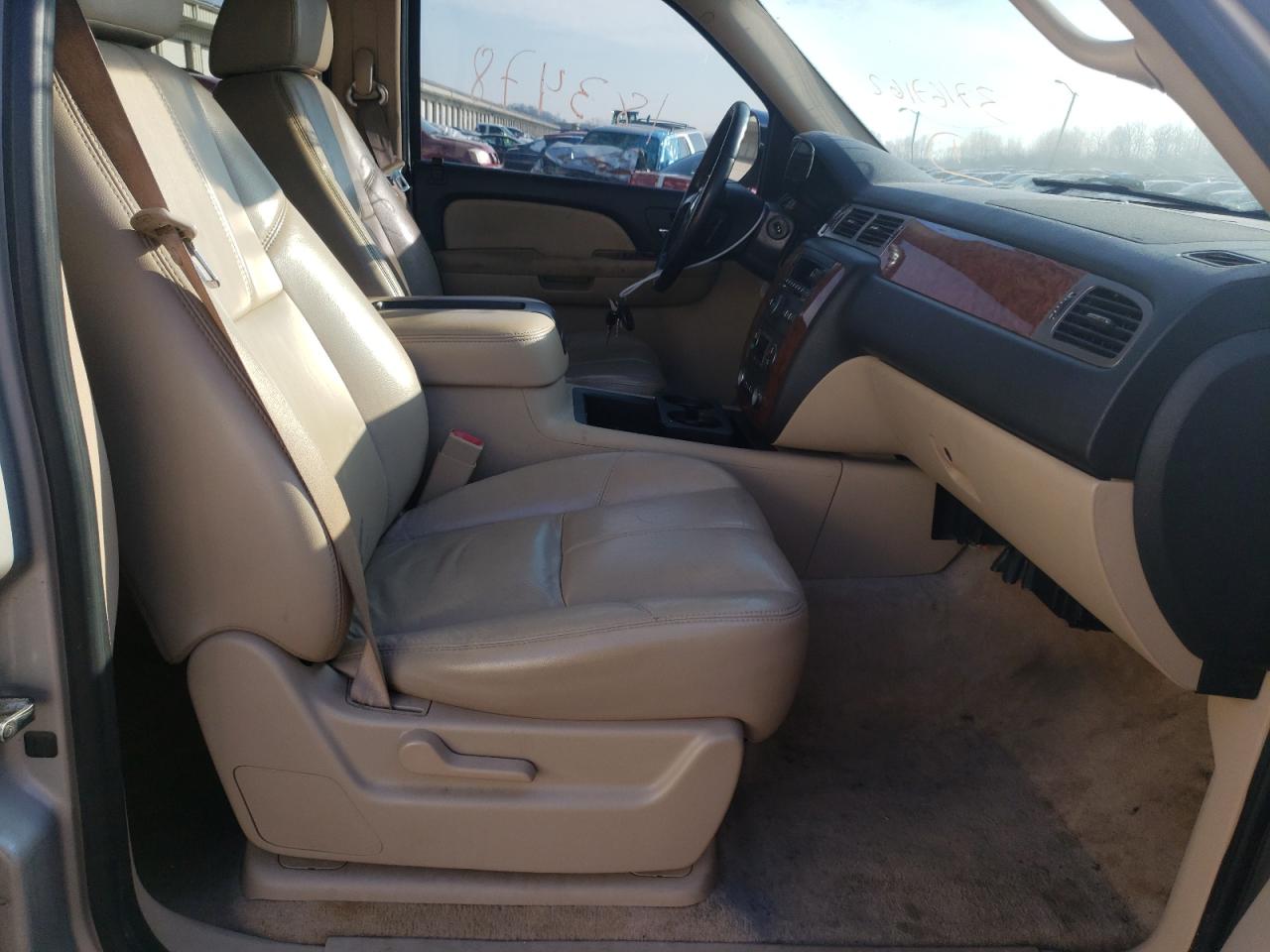 Photo 5 from auction – 2007 CHEVROLET SUBURBAN C with VIN 1GNFC16057R374423