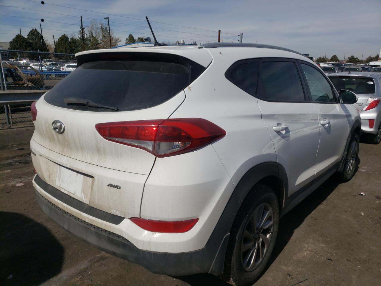 Photo 4 from auction – 2017 HYUNDAI TUCSON LIM with VIN KM8J3CA47HU291840