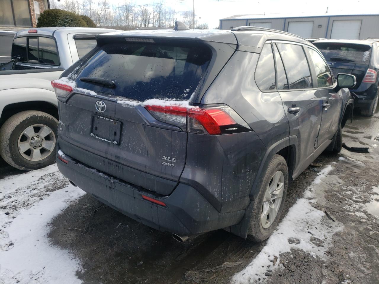 Photo 4 from auction – 2019 TOYOTA RAV4 XLE with VIN JTMP1RFV1KD015797