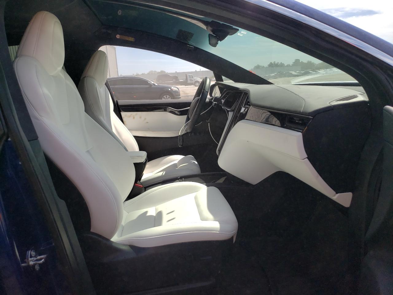 Photo 5 from auction – 2021 TESLA MODEL X with VIN 5YJXCDE2XMF322871