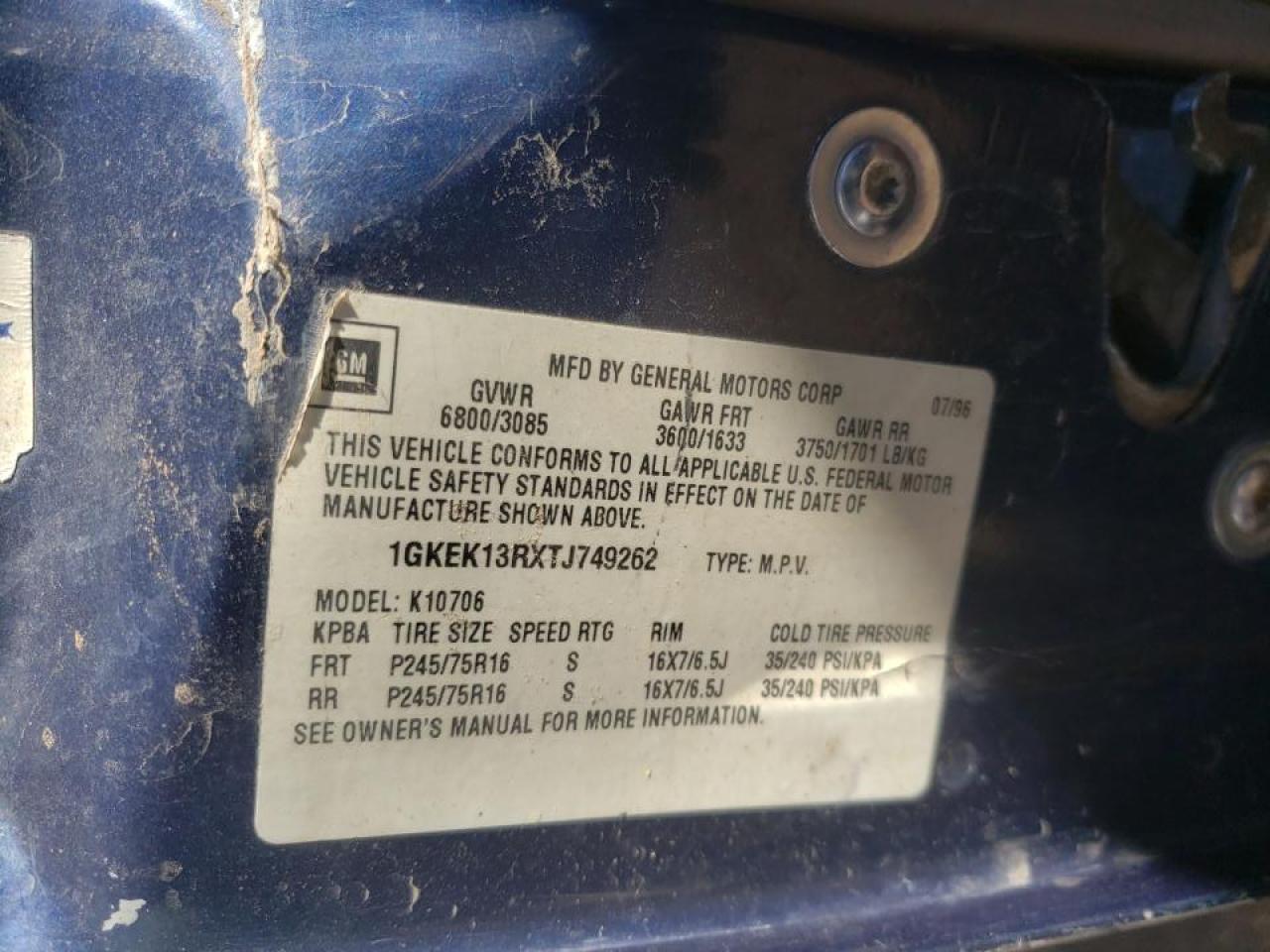 Photo 10 from auction – 1996 GMC YUKON with VIN 1GKEK13RXTJ749262