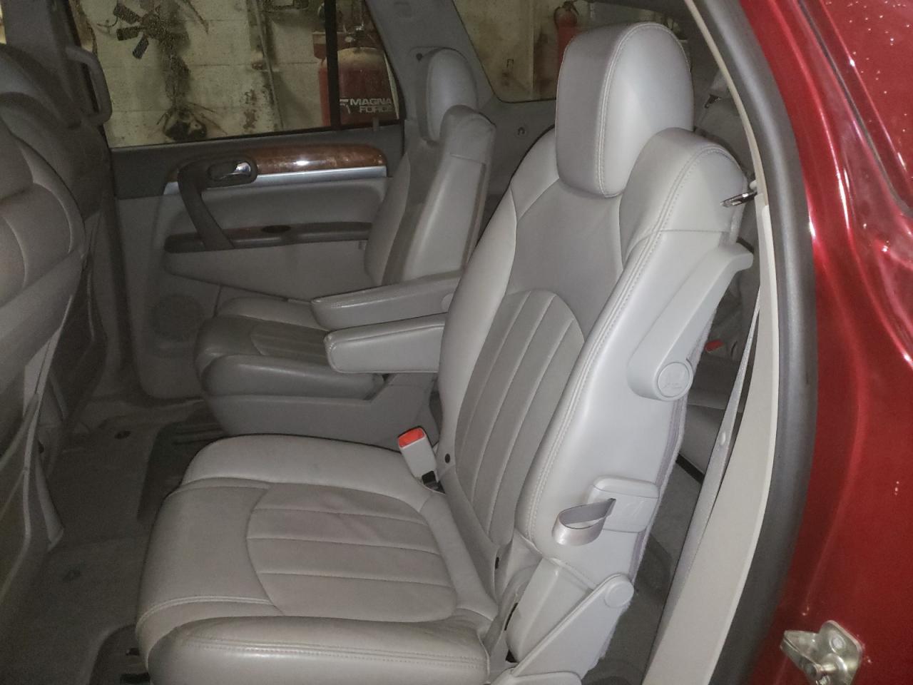 Photo 6 from auction – 2008 BUICK ENCLAVE CX with VIN 5GAEV23738J137470