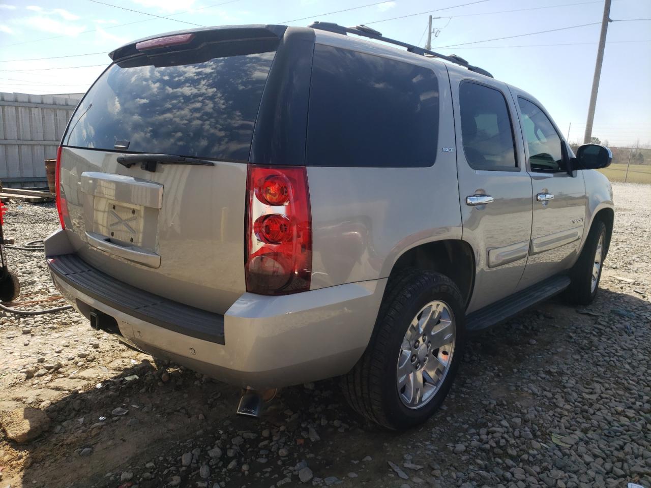 Photo 4 from auction – 2008 GMC YUKON with VIN 1GKFC13018J224150