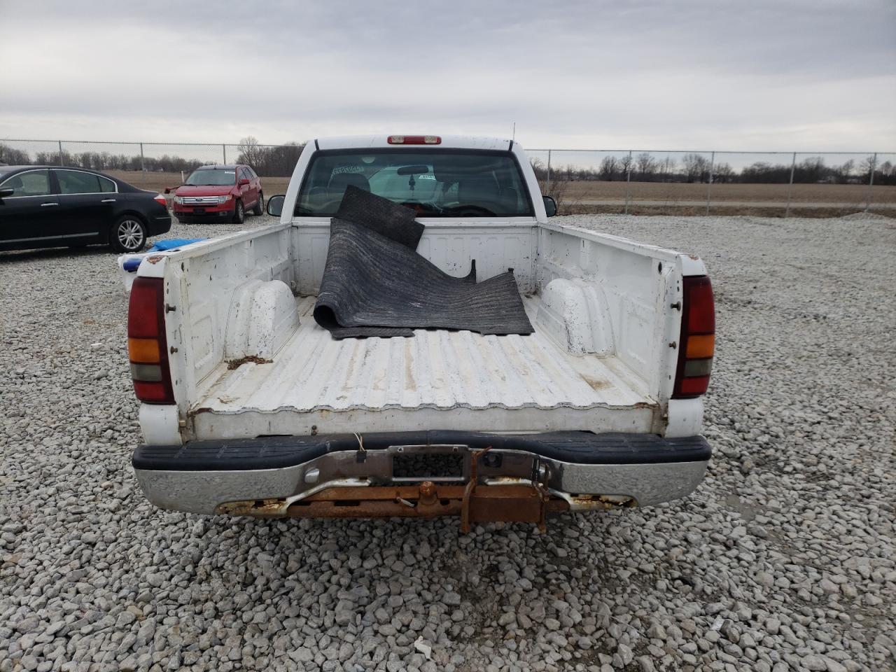 Photo 6 from auction – 2002 CHEVROLET SILVERADO with VIN 1GCEC14V52Z140584