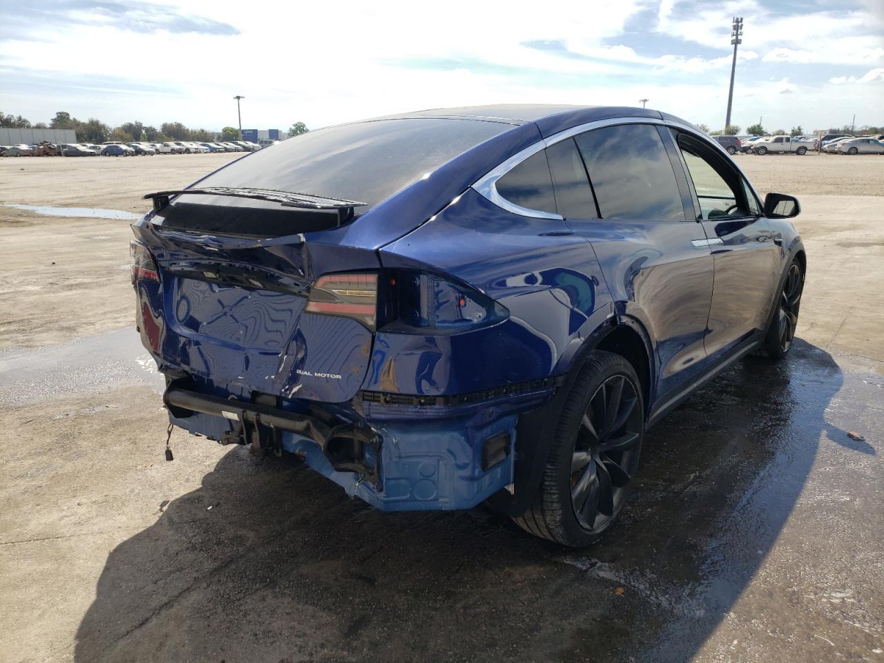 Photo 4 from auction – 2021 TESLA MODEL X with VIN 5YJXCDE2XMF322871