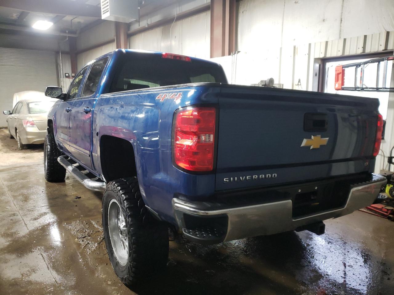 Photo 3 from auction – 2017 CHEVROLET SILVERADO with VIN 3GCUKREC4HG201135