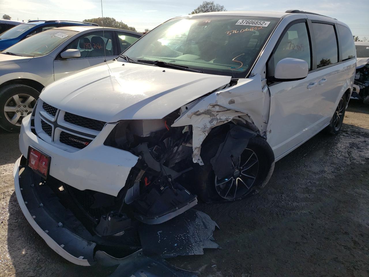 Photo 2 from auction – 2018 DODGE GRAND CARA with VIN 2C4RDGEG0JR345823