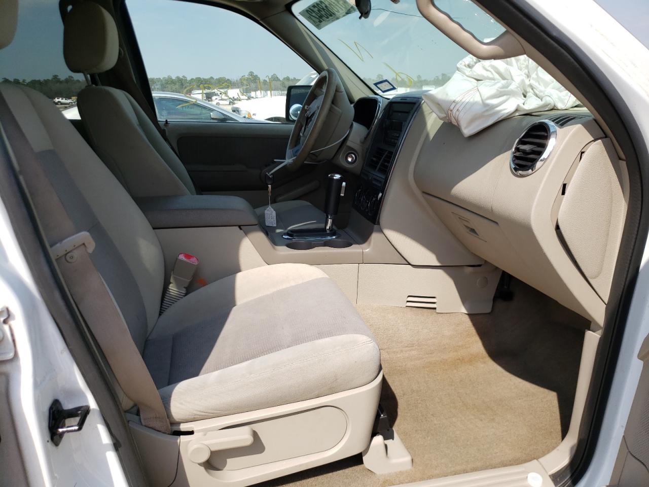 Photo 5 from auction – 2007 FORD EXPLORER X with VIN 1FMEU63E47UA34204