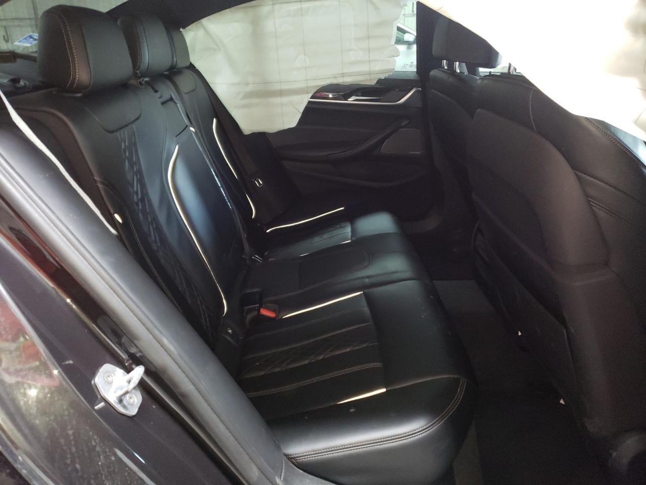 Photo 6 from auction – 2018 BMW M550XI with VIN WBAJB9C57JB036717