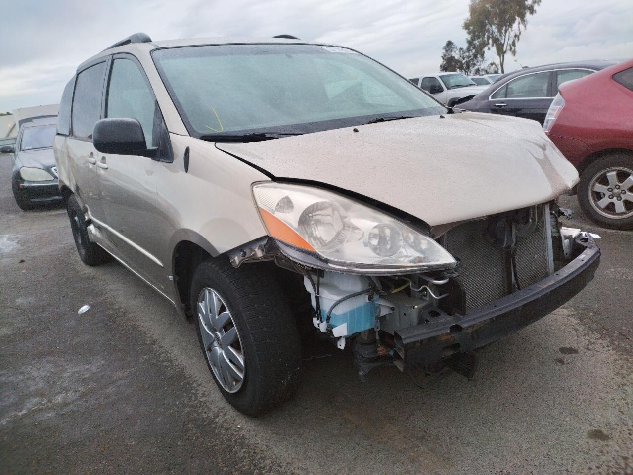 TOYOTA SIENNA CE 2010 with VIN 5TDKK4CC0AS323768 - Photo from auction
