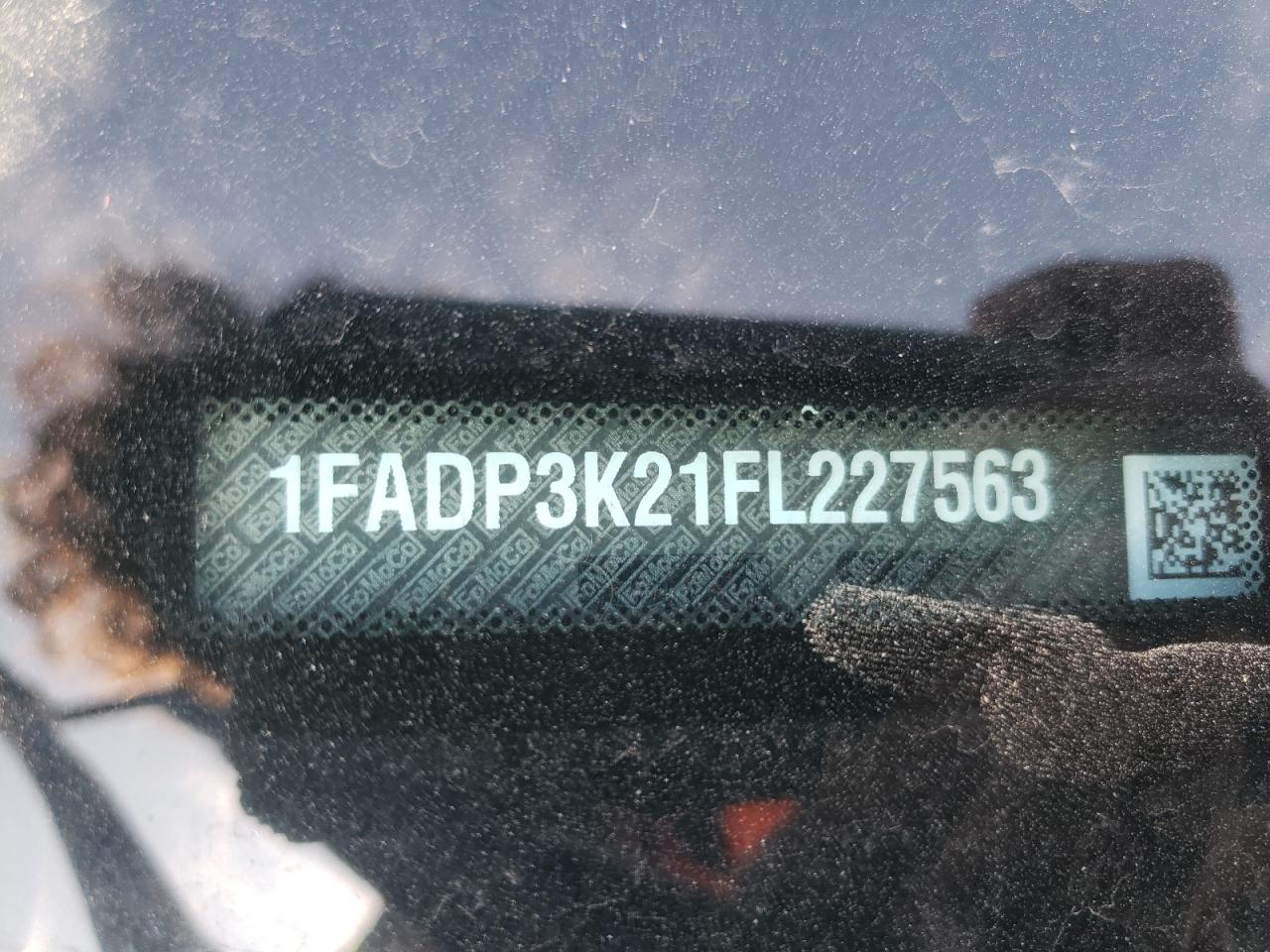 Фото 10 с аукциона – 2015 FORD FOCUS SE с VIN 1FADP3K21FL227563