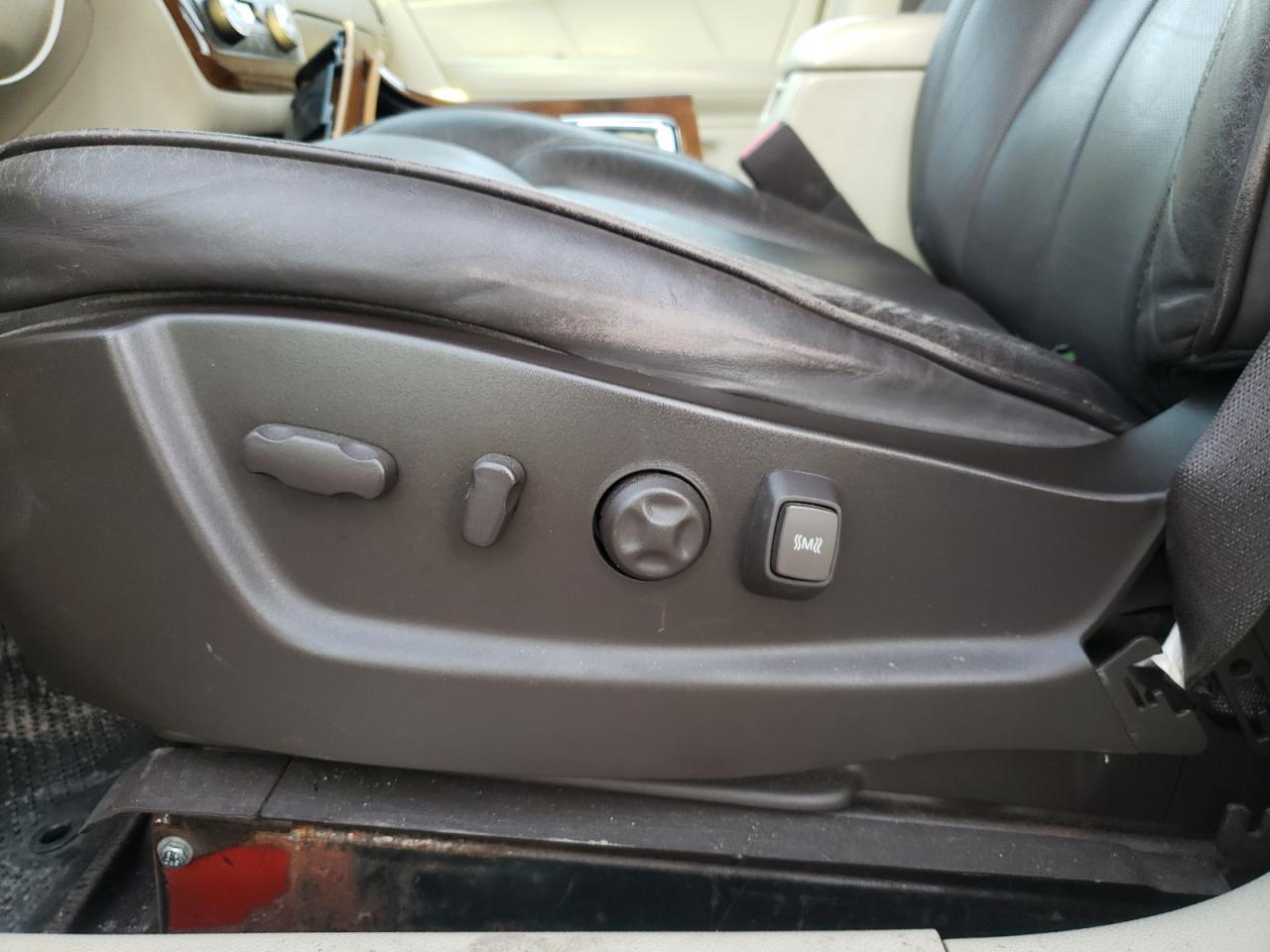 Photo 9 from auction – 2008 CADILLAC DTS with VIN 1G6KD57Y08U193571
