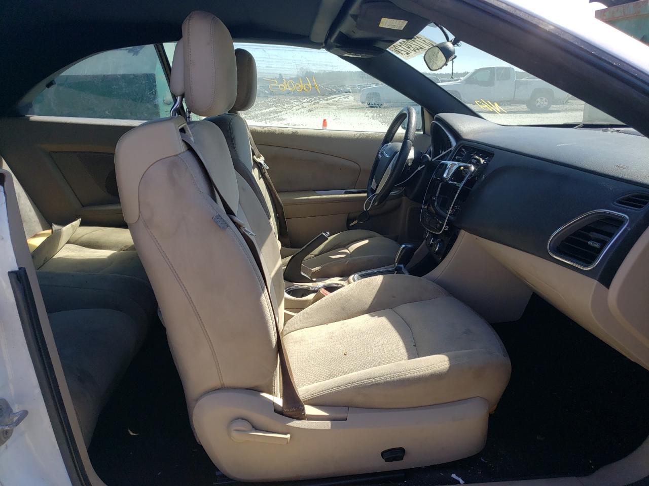 Photo 5 from auction – 2011 CHRYSLER 200 TOURIN with VIN 1C3BC2EB4BN563889