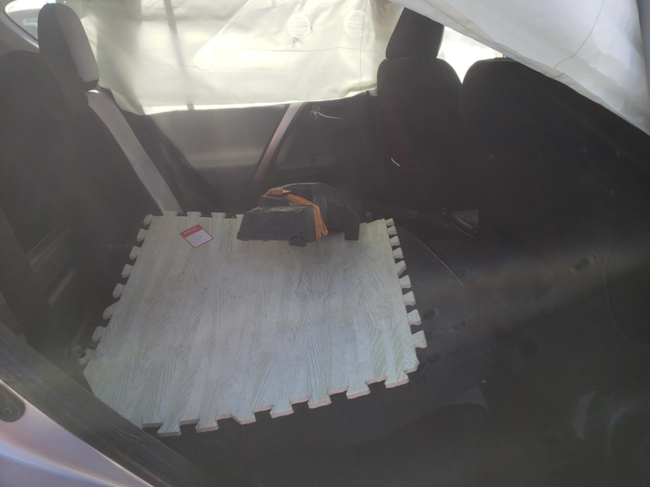 Photo 6 from auction – 2014 TOYOTA RAV4 XLE with VIN JTMRFREV5ED091118