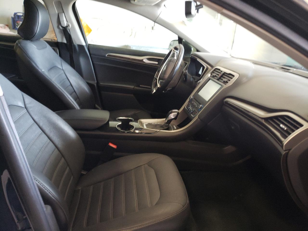 Photo 5 from auction – 2016 FORD FUSION SE with VIN 3FA6P0T96GR328300