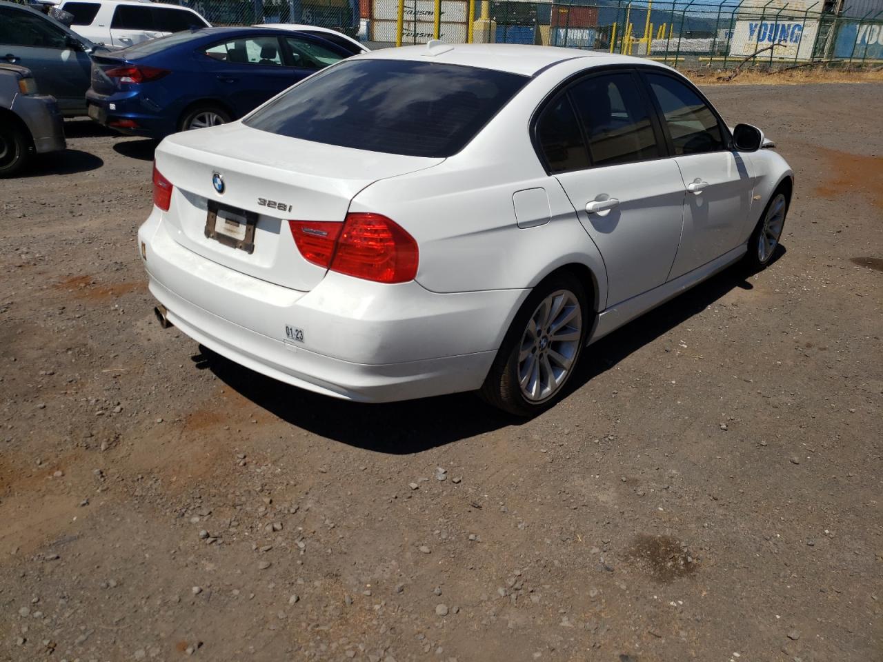 Photo 4 from auction – 2011 BMW 328 I with VIN WBAPH7C53BE850831