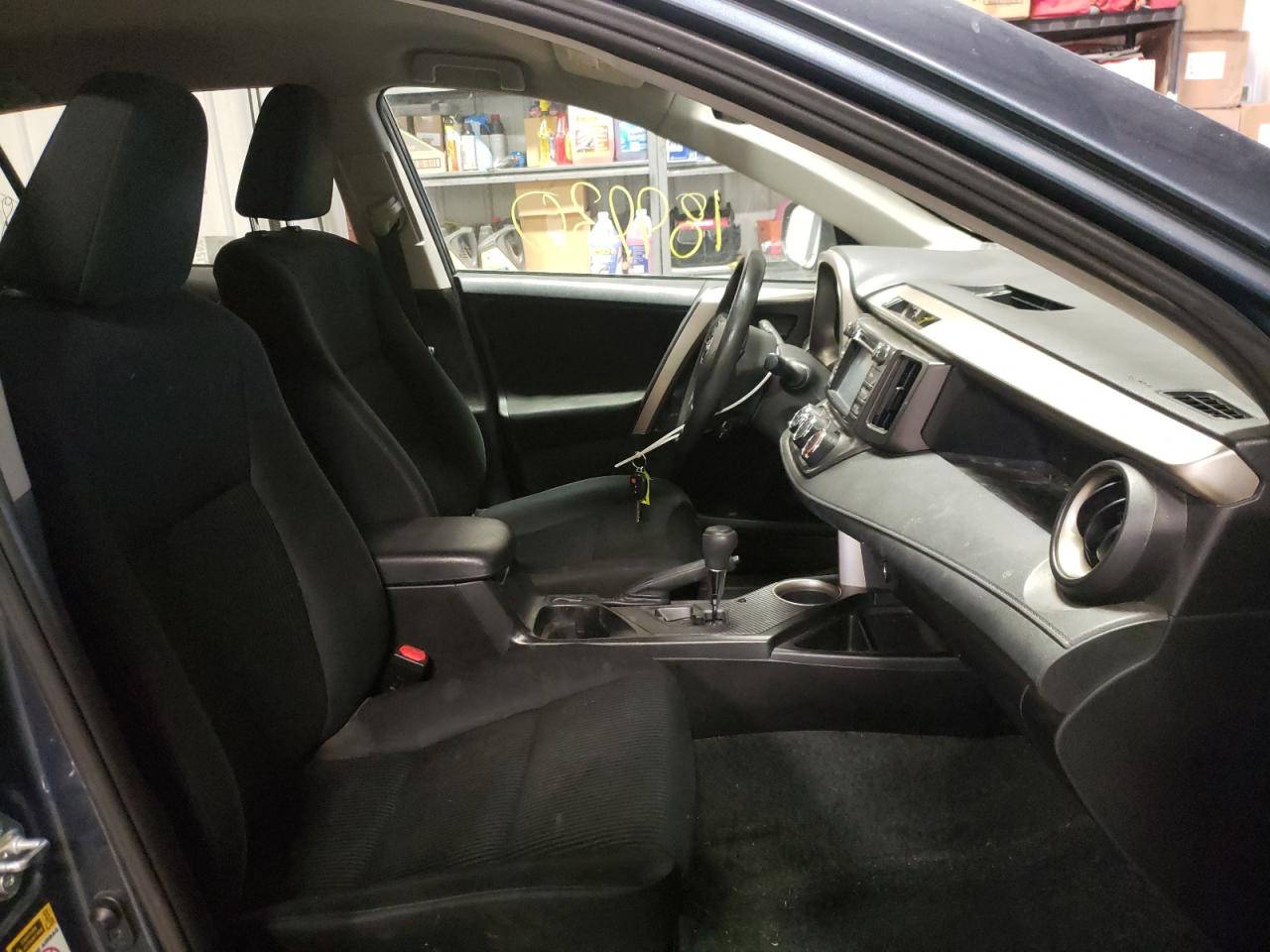 Photo 5 from auction – 2014 TOYOTA RAV4 LE with VIN 2T3BFREV3EW131118