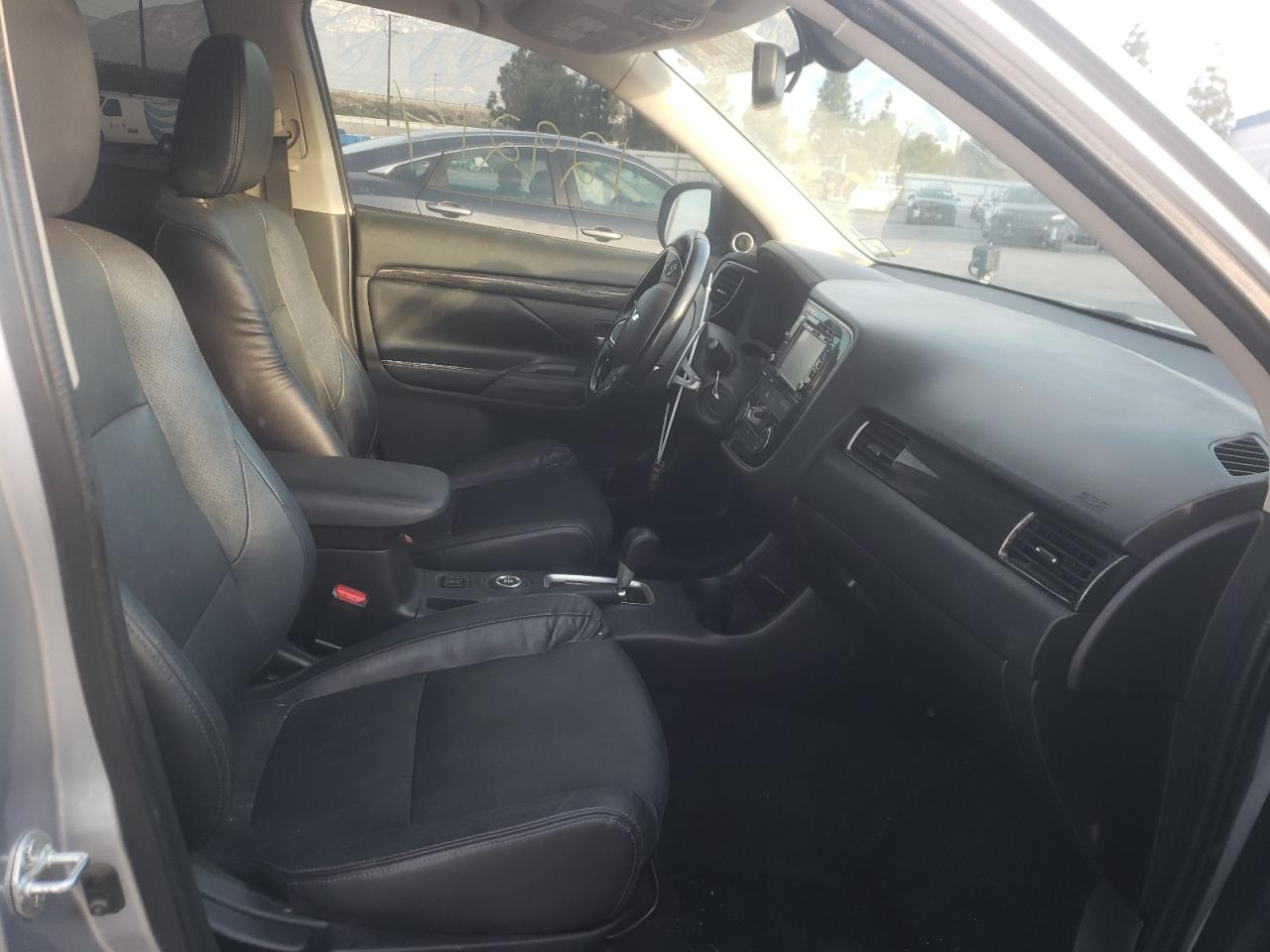 Photo 5 from auction – 2016 MITSUBISHI OUTLANDER with VIN JA4JZ4AX5GZ021584