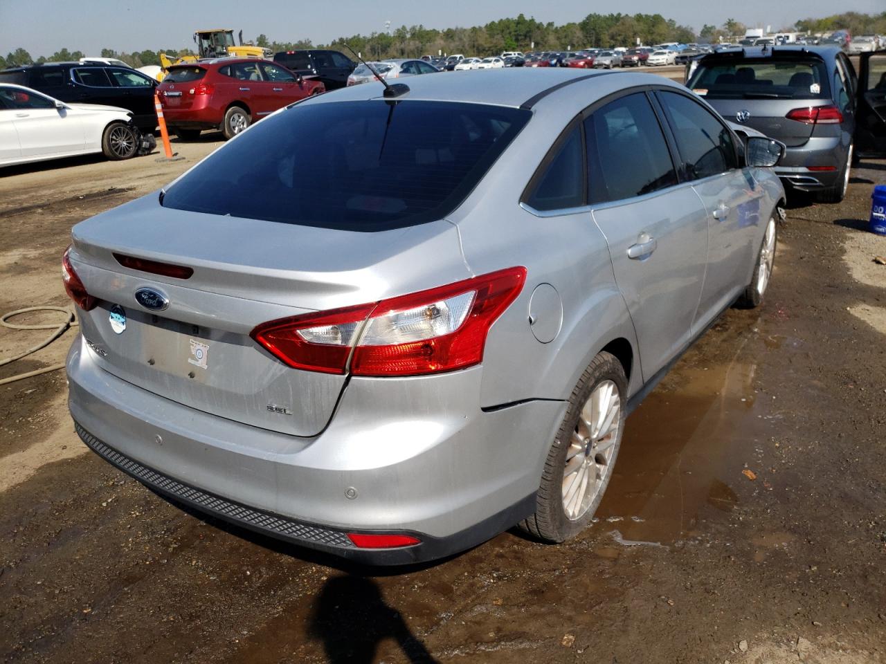 Photo 4 from auction – 2012 FORD FOCUS SEL with VIN 1FAHP3H20CL274605