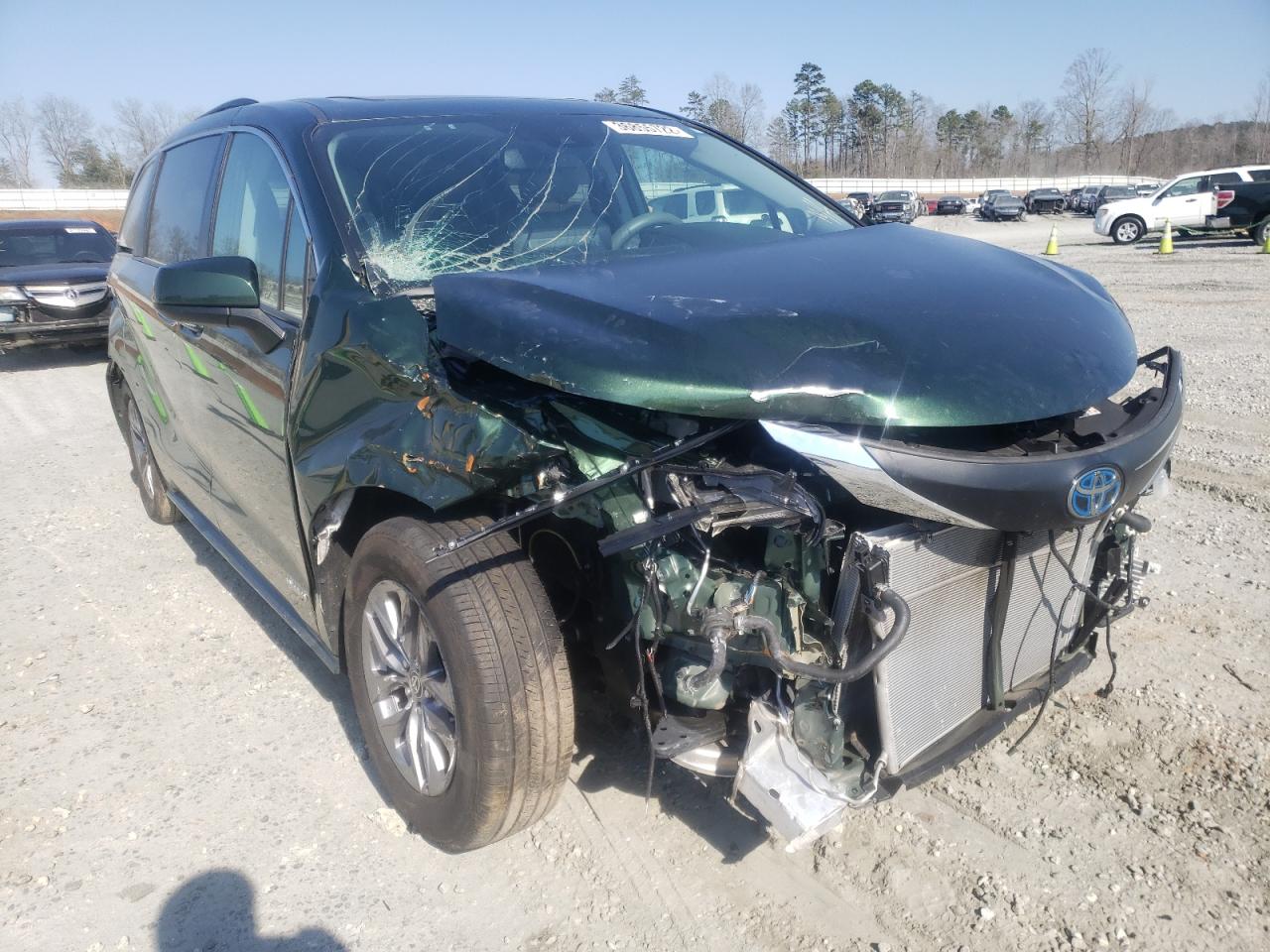 TOYOTA SIENNA XLE 2021 with VIN 5TDJRKEC3MS038043 - Photo from auction