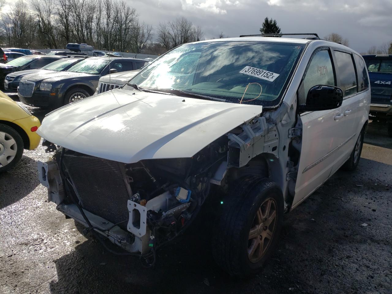 Photo 2 from auction – 2012 CHRYSLER TOWN & COU with VIN 2C4RC1BGXCR306227