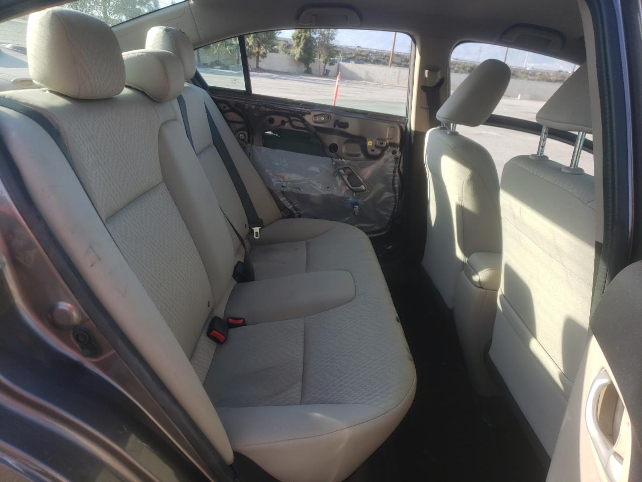 Photo 6 from auction – 2014 HONDA CIVIC LX with VIN 19XFB2F53EE263732