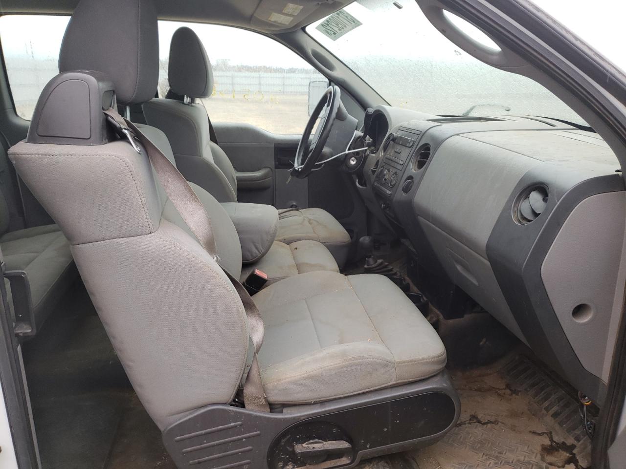 Photo 5 from auction – 2004 FORD F150 with VIN 1FTVX14504NB35775