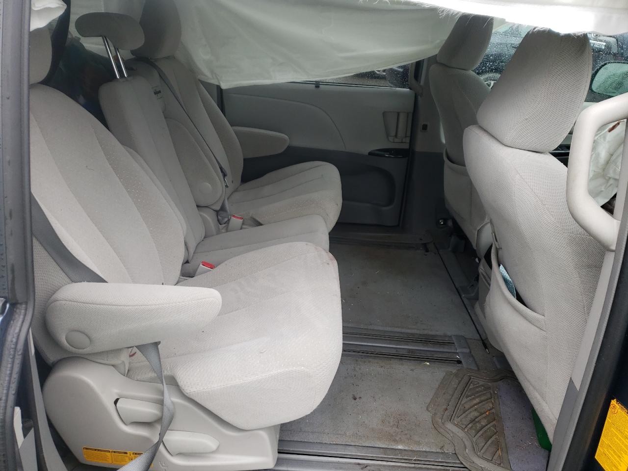 Photo 6 from auction – 2014 TOYOTA SIENNA LE with VIN 5TDKK3DCXES508604