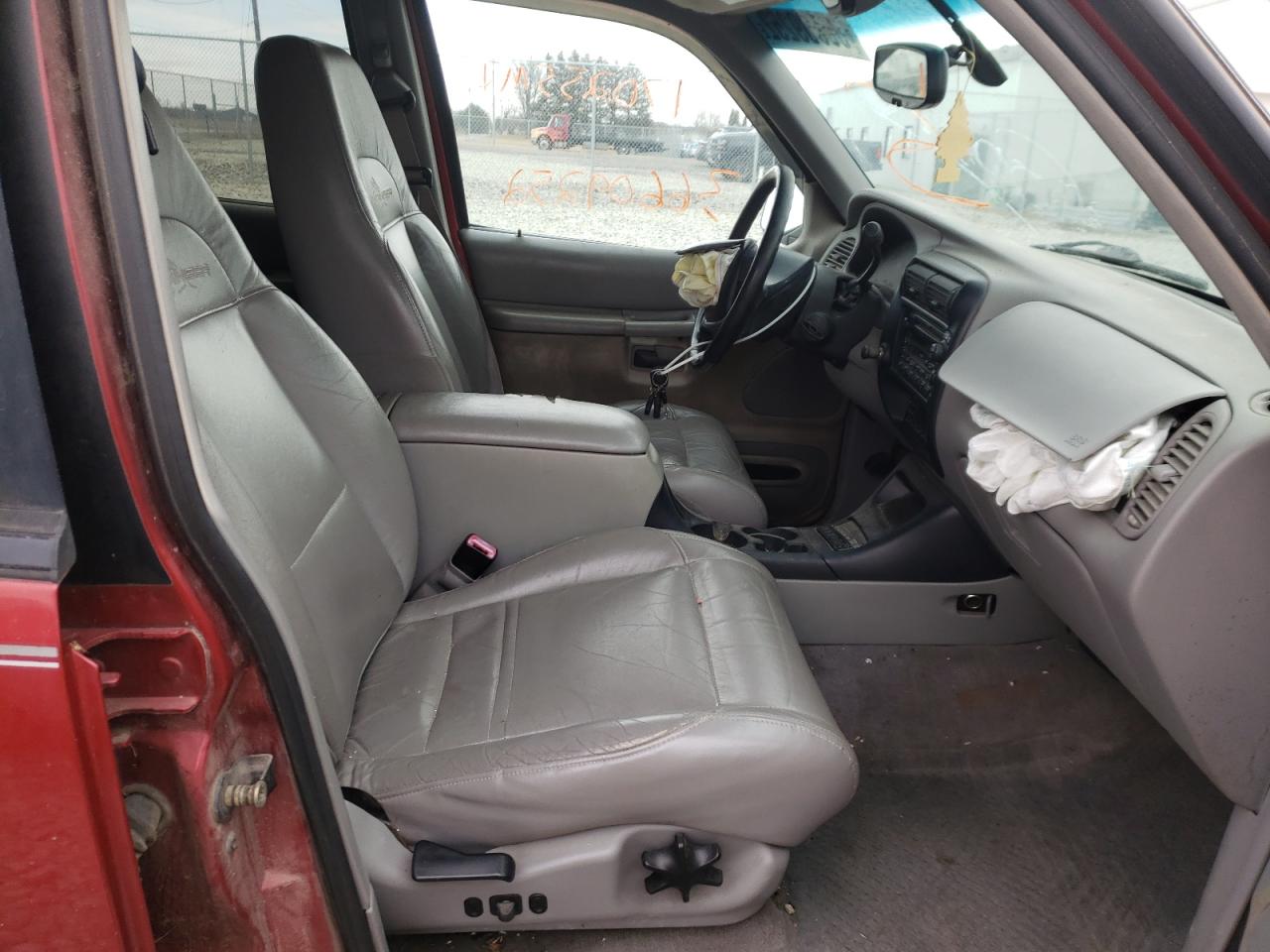 Photo 5 from auction – 1999 MERCURY MOUNTAINEE with VIN 4M2ZU55P2XUJ20040