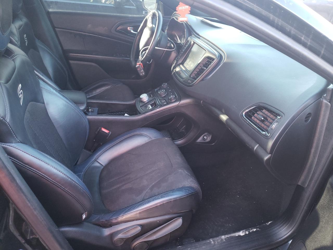Photo 5 from auction – 2015 CHRYSLER 200 S with VIN 1C3CCCBG5FN581155