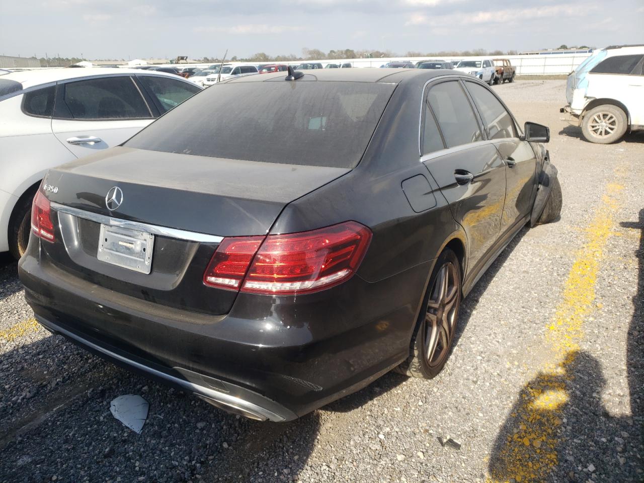 Photo 4 from auction – 2014 MERCEDES-BENZ E 350 with VIN WDDHF5KB9EA905695