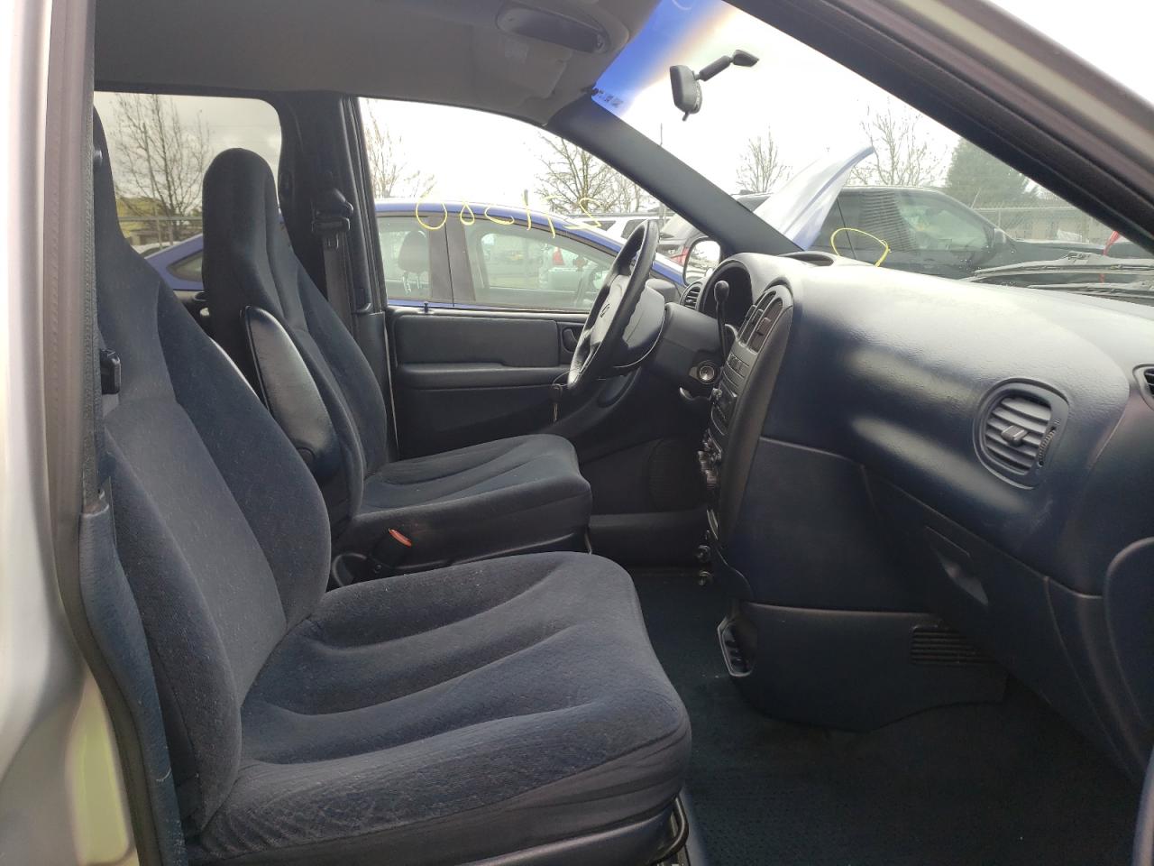 Photo 5 from auction – 2002 DODGE GRAND CARA with VIN 2B4GP44322R746073