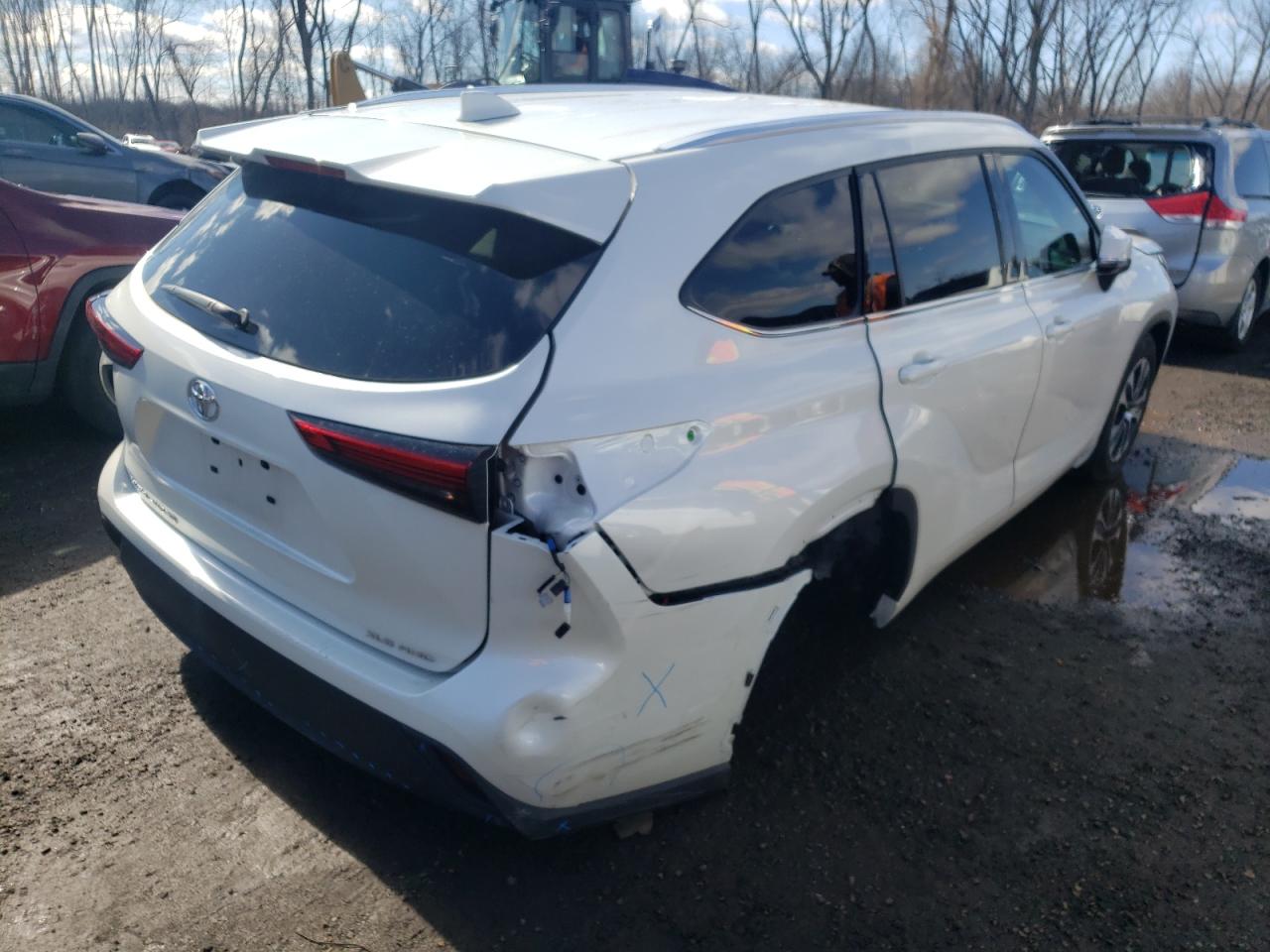 Zdjęcie 4 z aukcji – 2021 TOYOTA HIGHLANDER z VIN 5TDGZRBH2MS540271