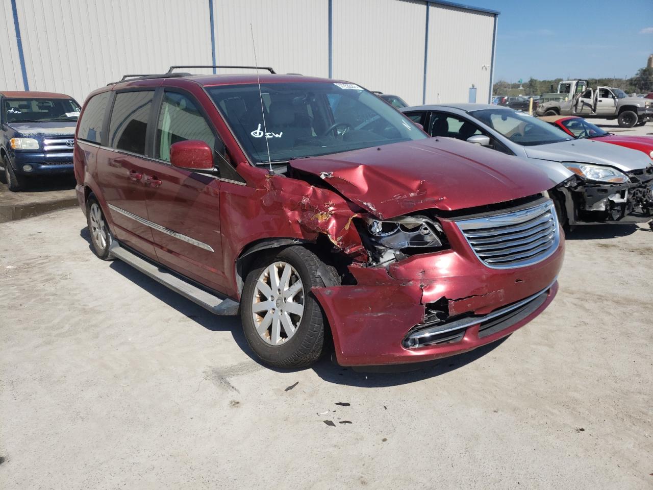 CHRYSLER TOWN & COU 2014 with VIN 2C4RC1BGXER192152 - Photo from auction