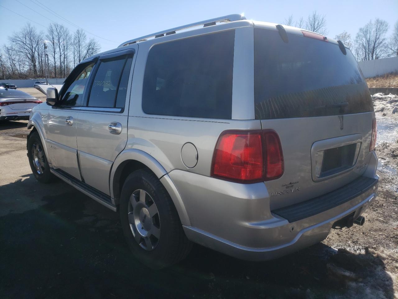 Photo 3 from auction – 2006 LINCOLN NAVIGATOR with VIN 5LMFU27556LJ29380