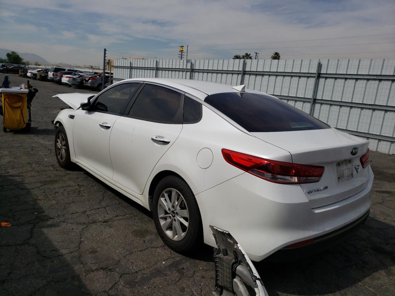 Photo 3 from auction – 2016 KIA OPTIMA LX with VIN KNAGT4L38G5094416