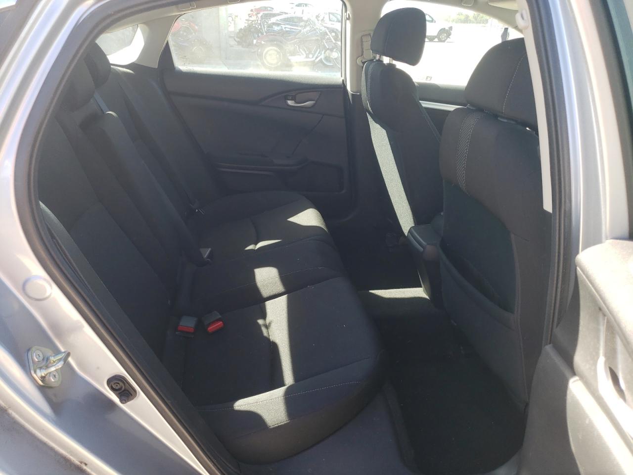 Photo 6 from auction – 2018 HONDA CIVIC EX with VIN 2HGFC2F71JH572887