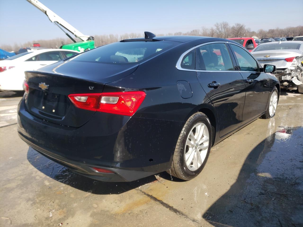 Photo 4 from auction – 2017 CHEVROLET MALIBU LT with VIN 1G1ZE5ST7HF119971