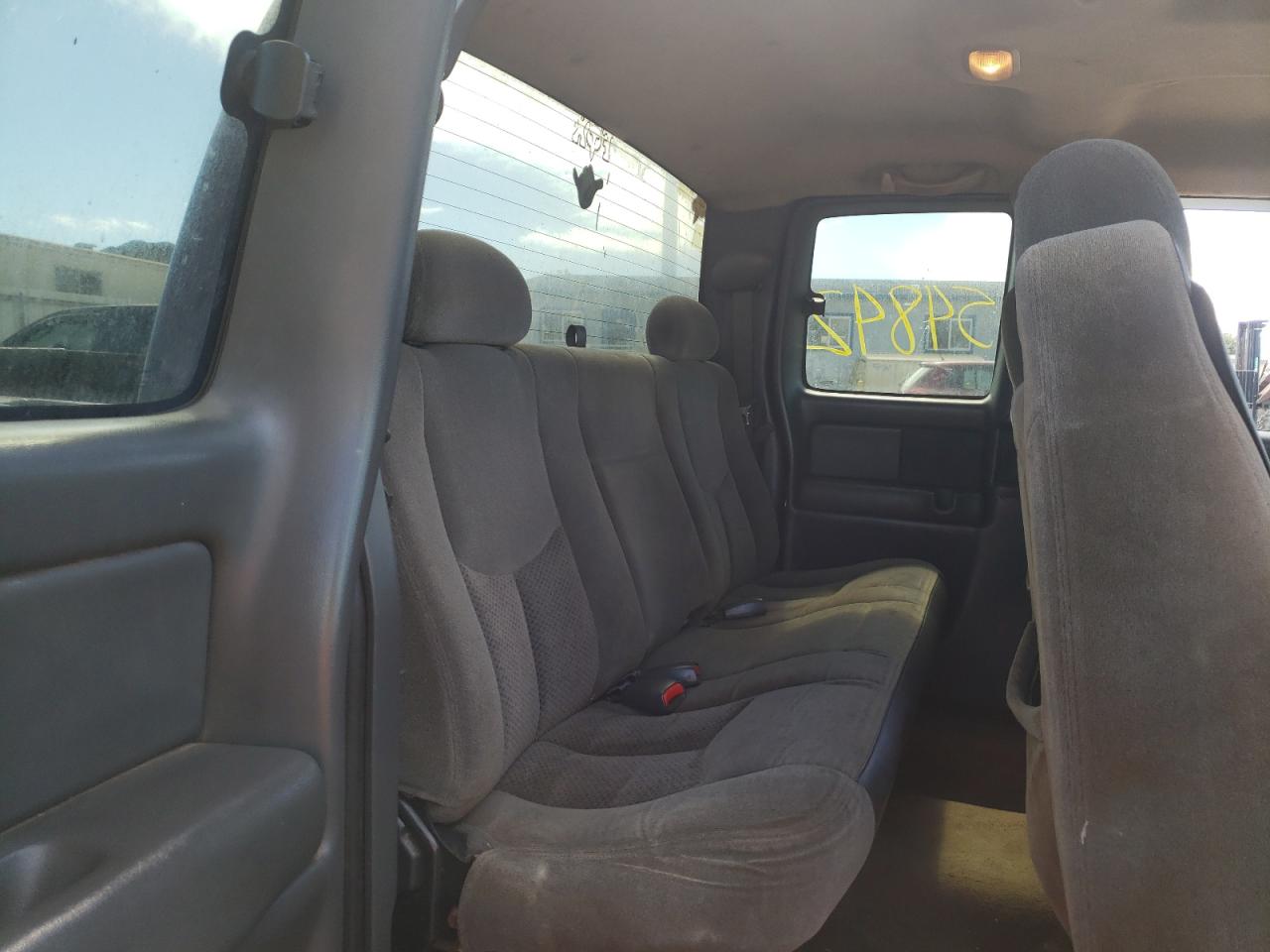 Photo 6 from auction – 2003 CHEVROLET SILVERADO with VIN 2GCEC19T831289928