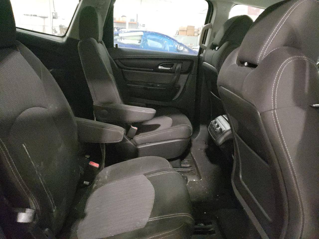 Photo 6 from auction – 2017 CHEVROLET TRAVERSE L with VIN 1GNKVGKD8HJ215108