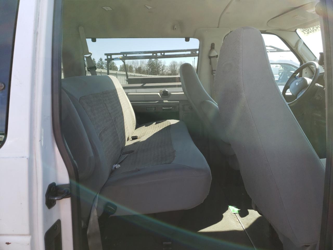 Photo 6 from auction – 2005 FORD ECONOLINE with VIN 1FBSS31S65HA52525