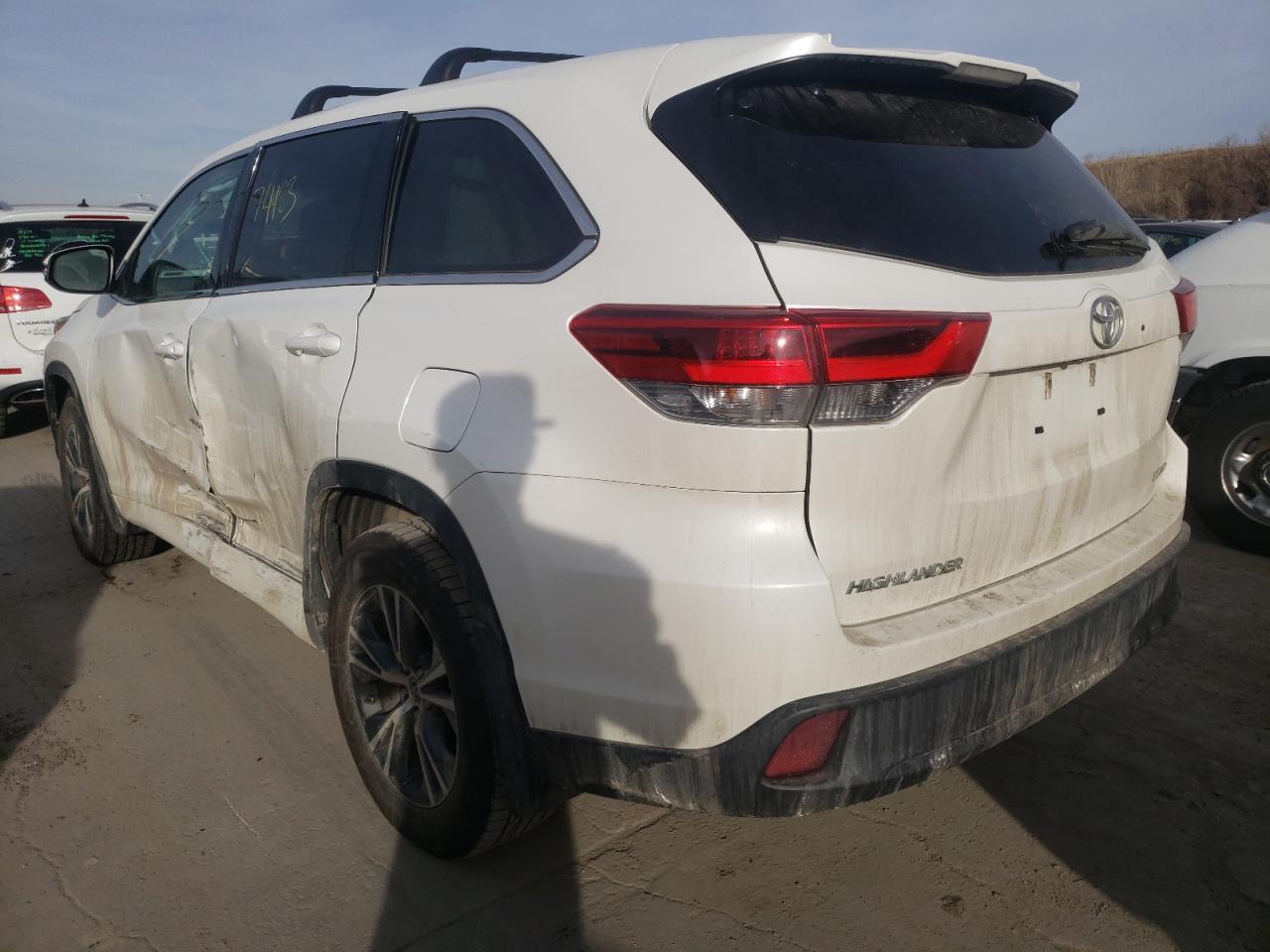 Photo 3 from auction – 2017 TOYOTA HIGHLANDER with VIN 5TDBZRFH0HS414291