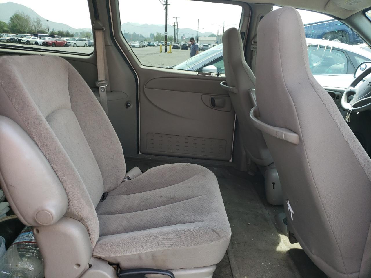 Photo 6 from auction – 2003 DODGE GRAND CARA with VIN 2D4GP34343R185506