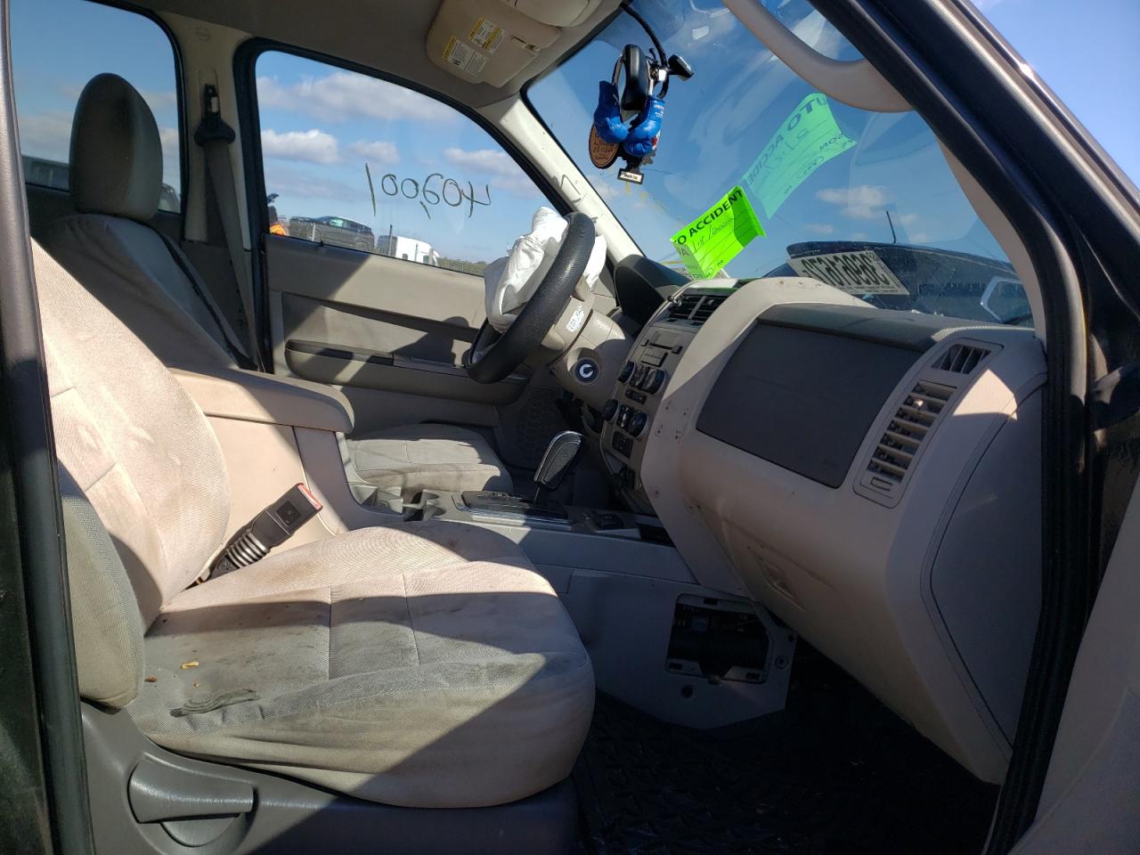 Photo 5 from auction – 2011 FORD ESCAPE HYB with VIN 1FMCU4K32BKC32473