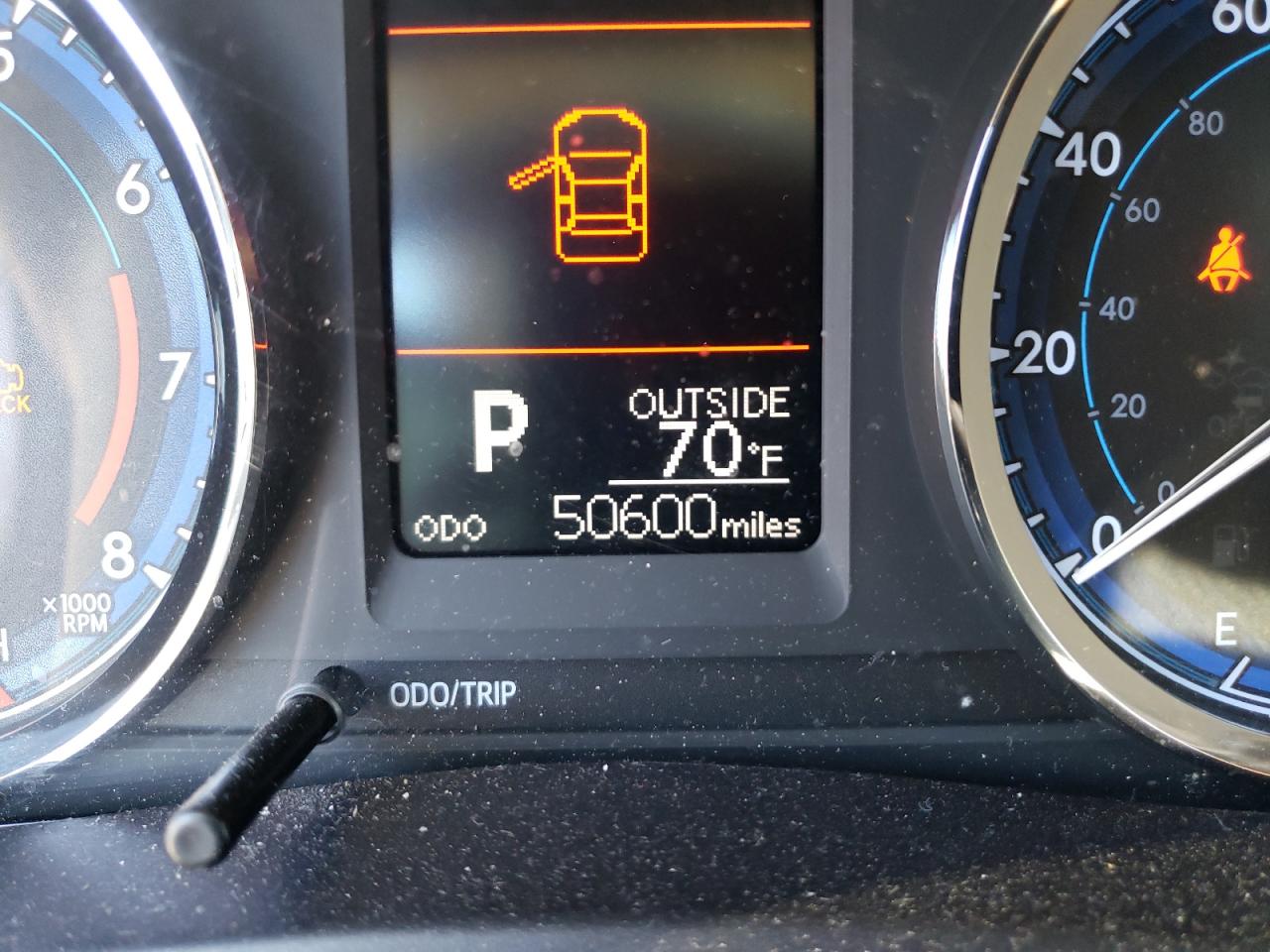 Photo 8 from auction – 2018 TOYOTA COROLLA L with VIN 5YFBURHE9JP747248