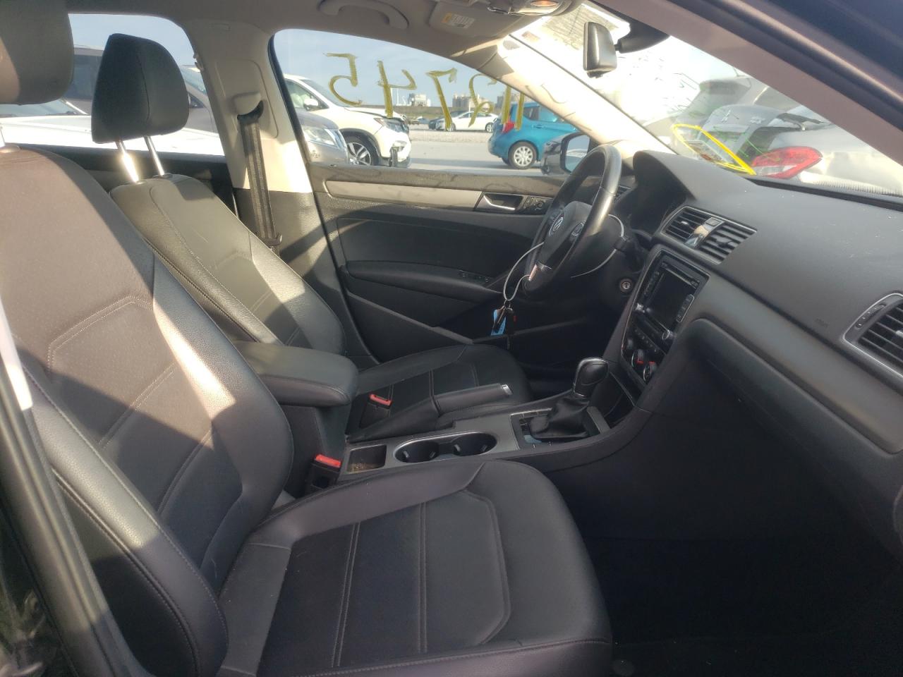 Photo 5 from auction – 2014 VOLKSWAGEN PASSAT SE with VIN 1VWBS7A36EC119100