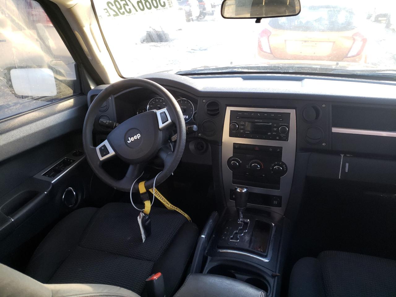 Photo 9 from auction – 2010 JEEP COMMANDER with VIN 1J4RG4GK8AC106854
